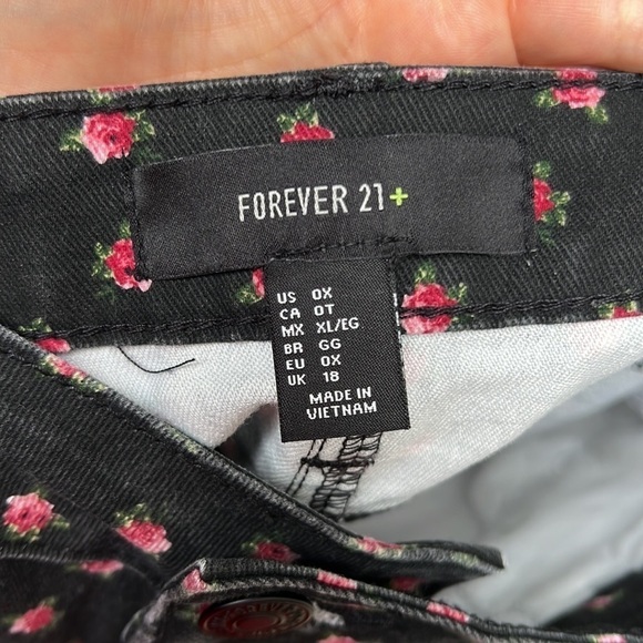 Forever 21 Black Denim Floral Mini Skirt Sz 0X - Picture 6 of 7